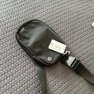 Lulu Lemon Everywhere Belt Bag